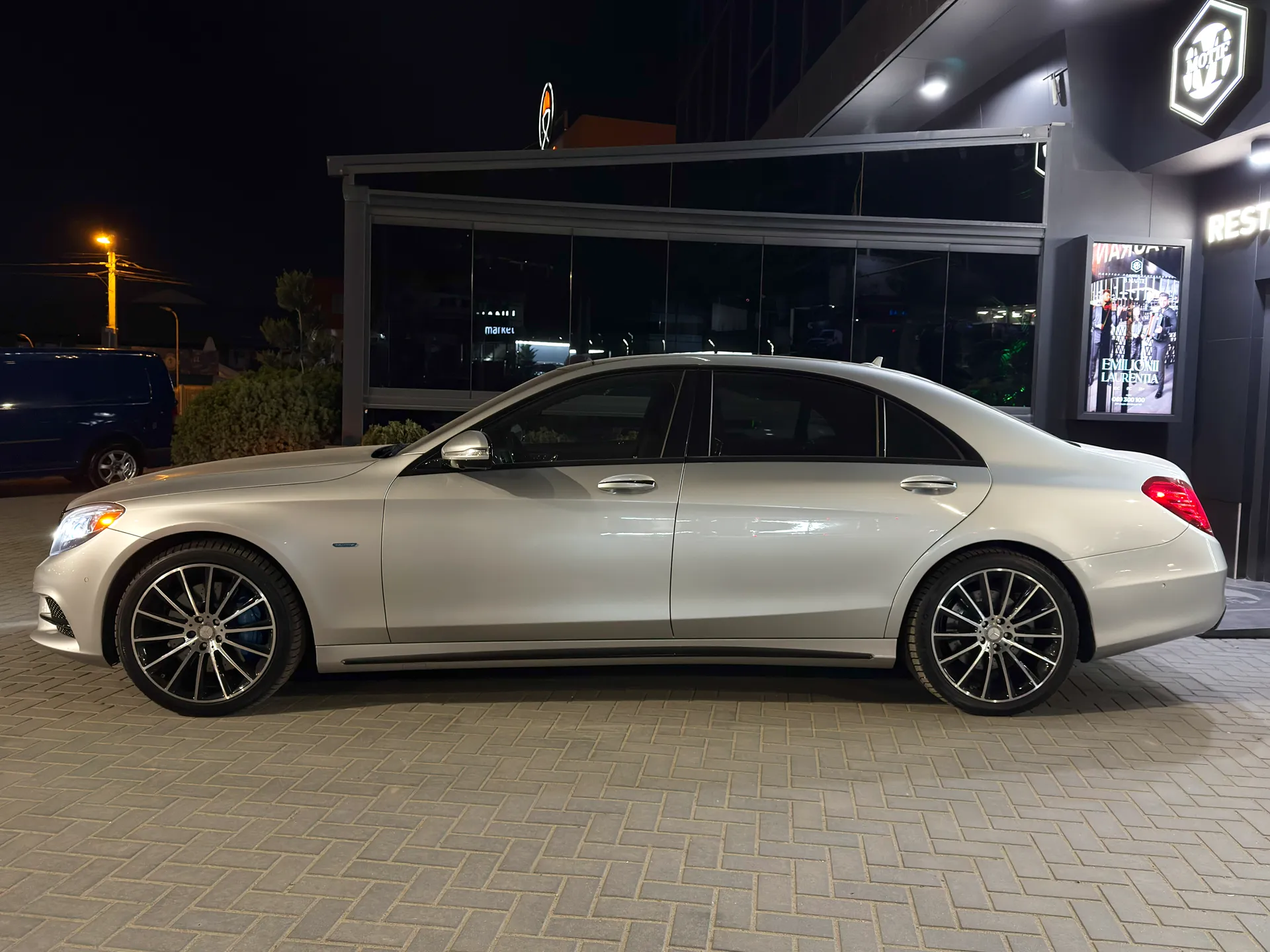 Închiriere Mercedes-Benz S 550e în Moldova - AutoTerra