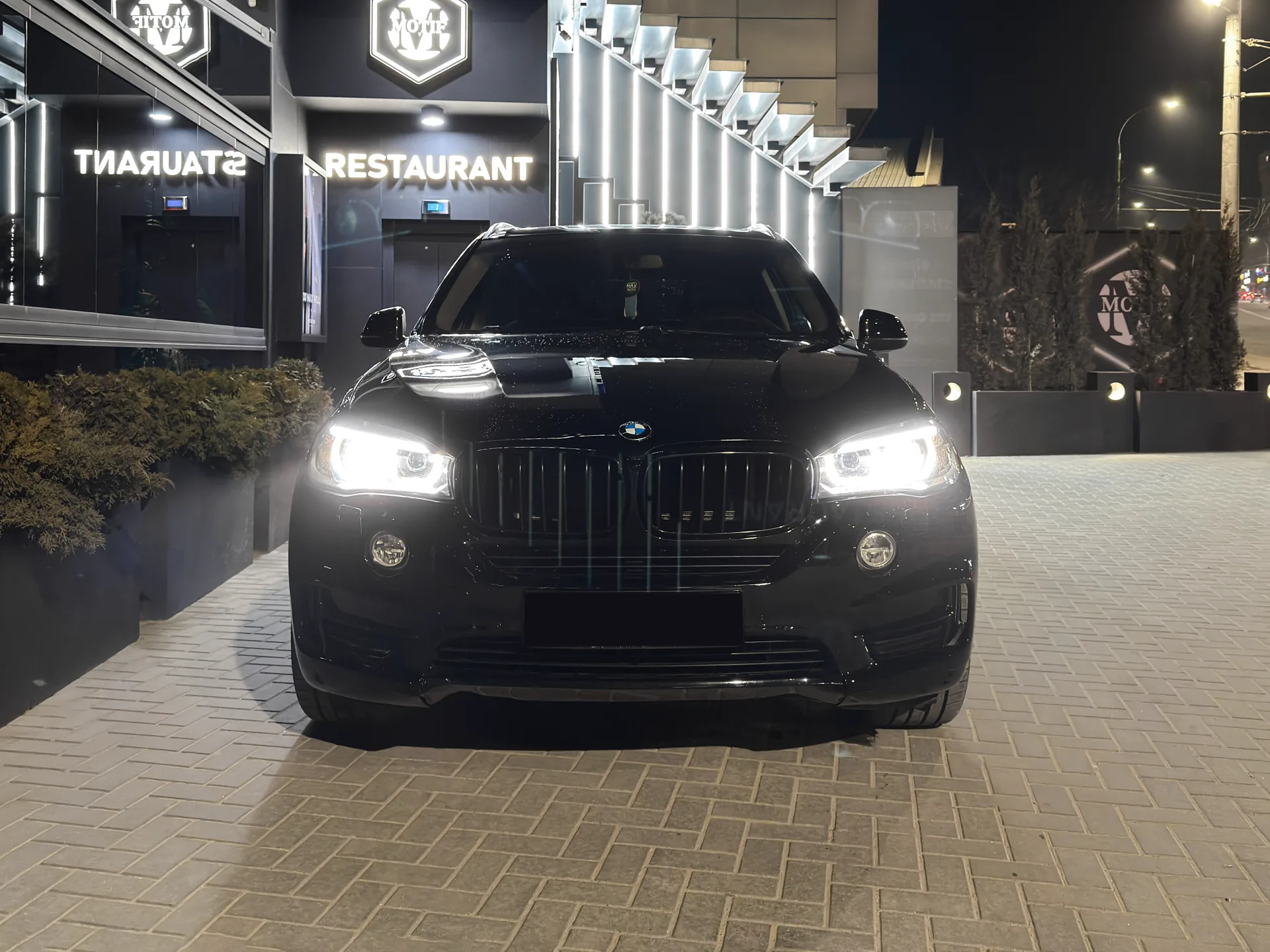 Închiriere BMW X5 F15 xDrive25d în Moldova - AutoTerra