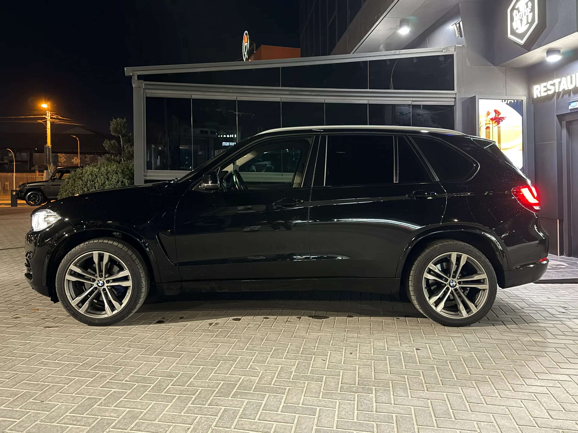 Închiriere BMW X5 F15 xDrive25d în Moldova - AutoTerra