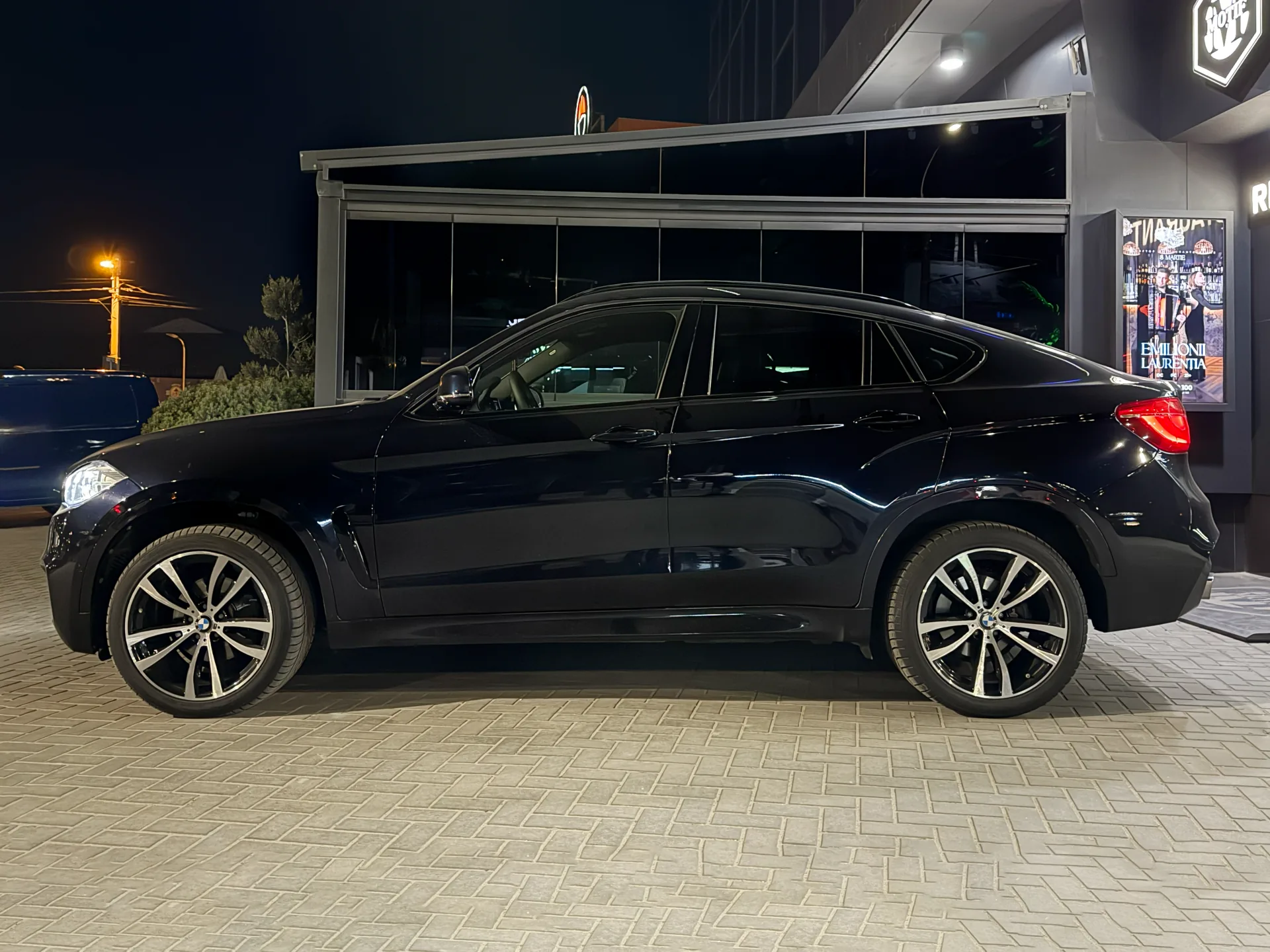 Închiriere BMW X6 xDrive30d în Moldova - AutoTerra